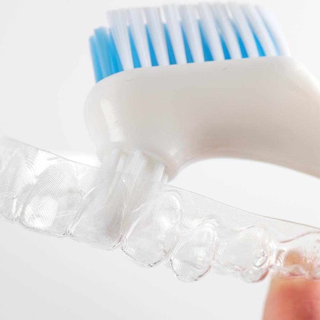 Munchies® Aligner Brush