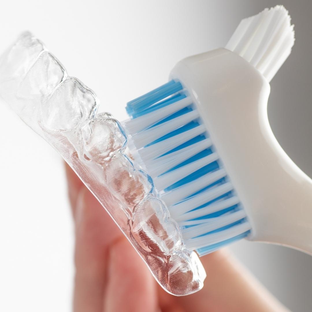 Munchies® Aligner Brush